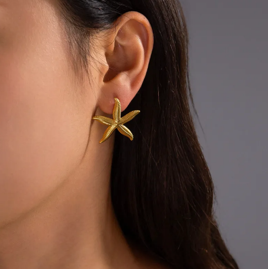 Metal nautical starfish earrings for that beachy feel