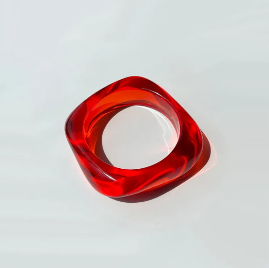 Fashionable square acrylic resin bracelet in bright colours for women