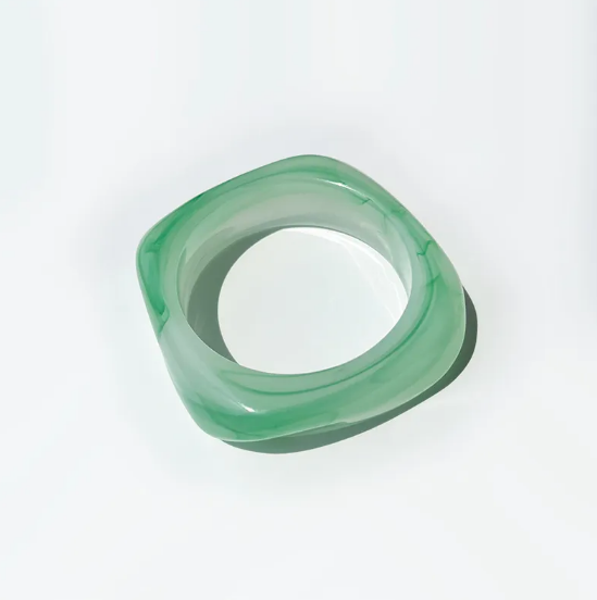 Fashionable square acrylic resin bracelet in bright colours for women
