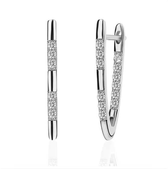 Elegant V-shaped hoop earrings with brilliant-cut cubic zirconia stones