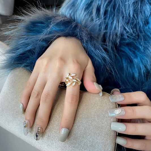 Pearl Shell Ring with Leaf