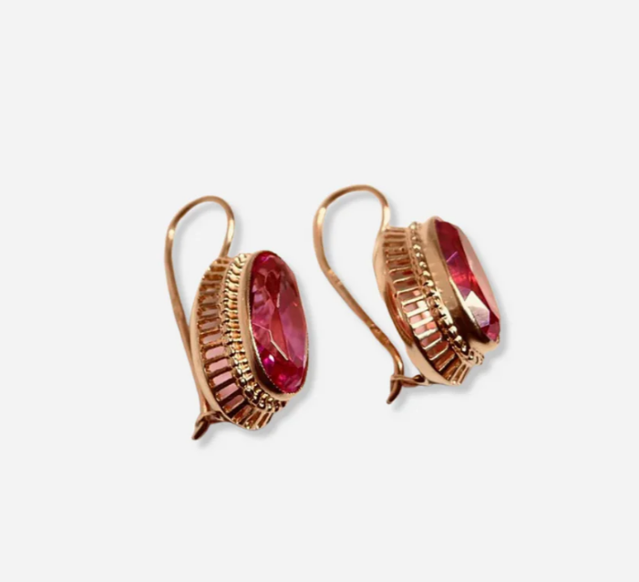 Elegant pink earrings with sparkling stones