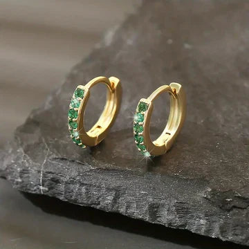 Shiny fold-over hoop earrings with coloured cubic zirconia: versatile and elegant