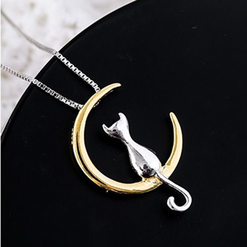 Cute Crescent Moon Cat Necklace for Elegant Ladies