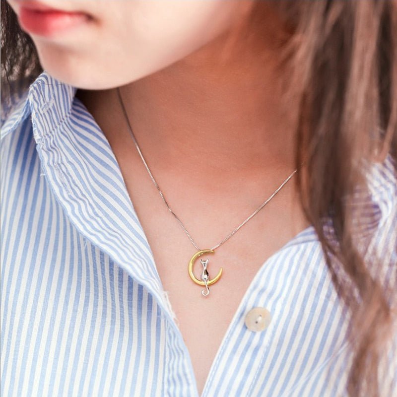 Cute Crescent Moon Cat Necklace for Elegant Ladies