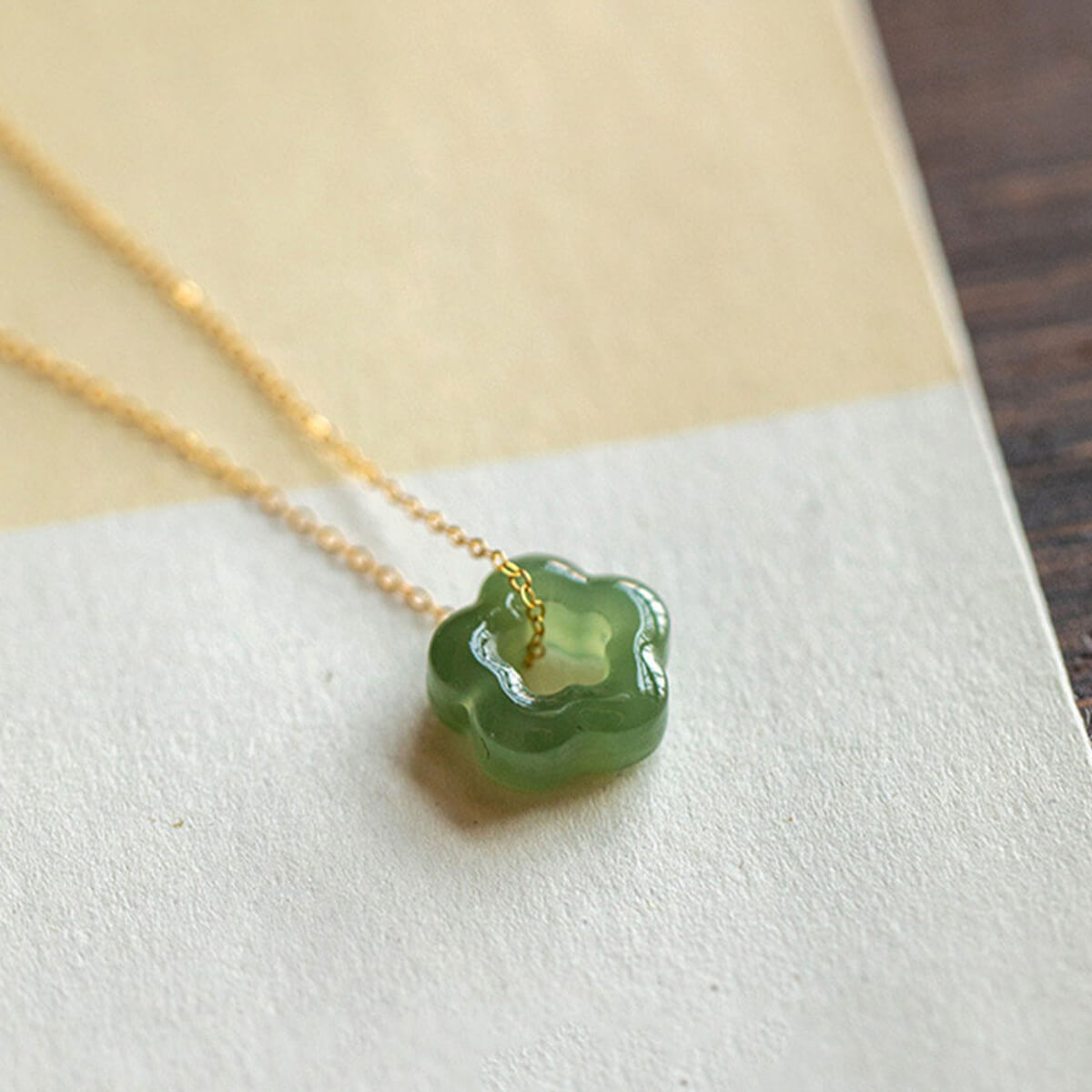 Elegant Women's Necklace with Jade Flower Pendant