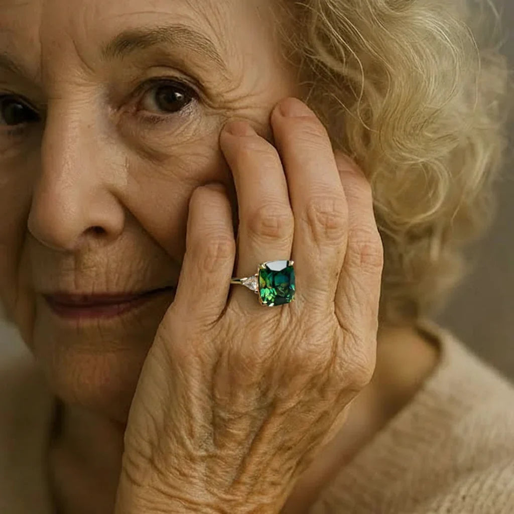 Elegant Square Ring with Emerald