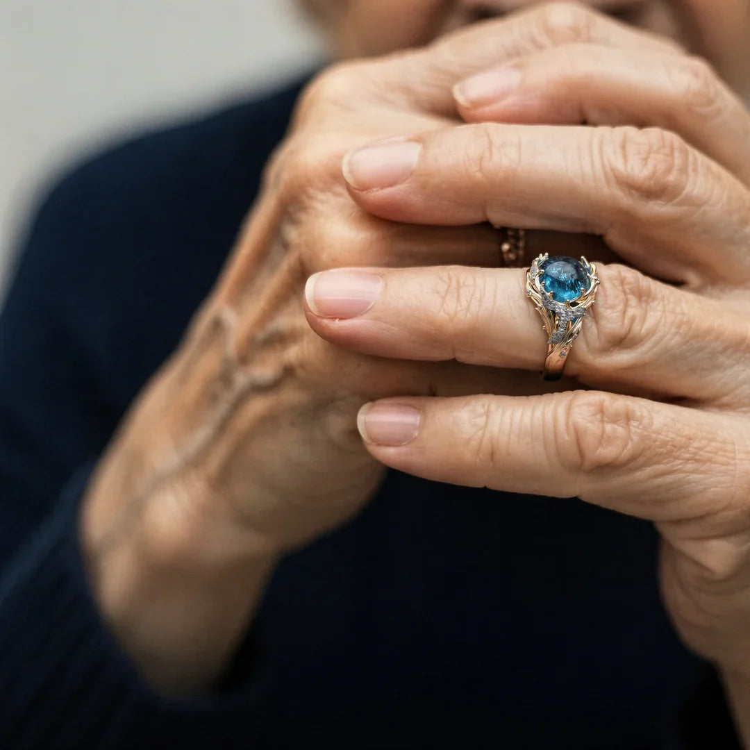 Vintage Gold Moonstone Ring – Timeless Elegance