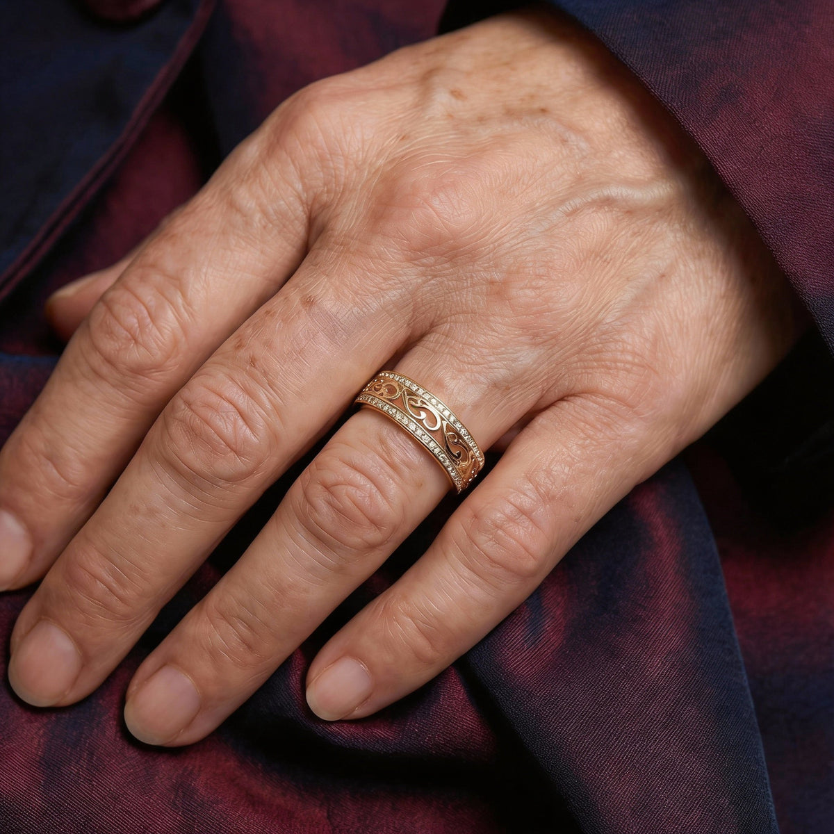 Openwork Ring with Golden Shine