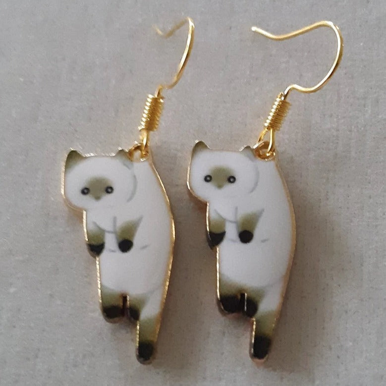 Cute Cartoon Cat Earrings with Fun Dangle Design