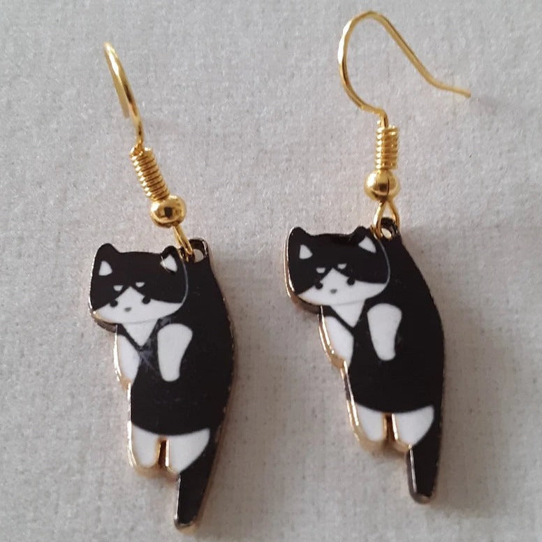 Cute Cartoon Cat Earrings with Fun Dangle Design