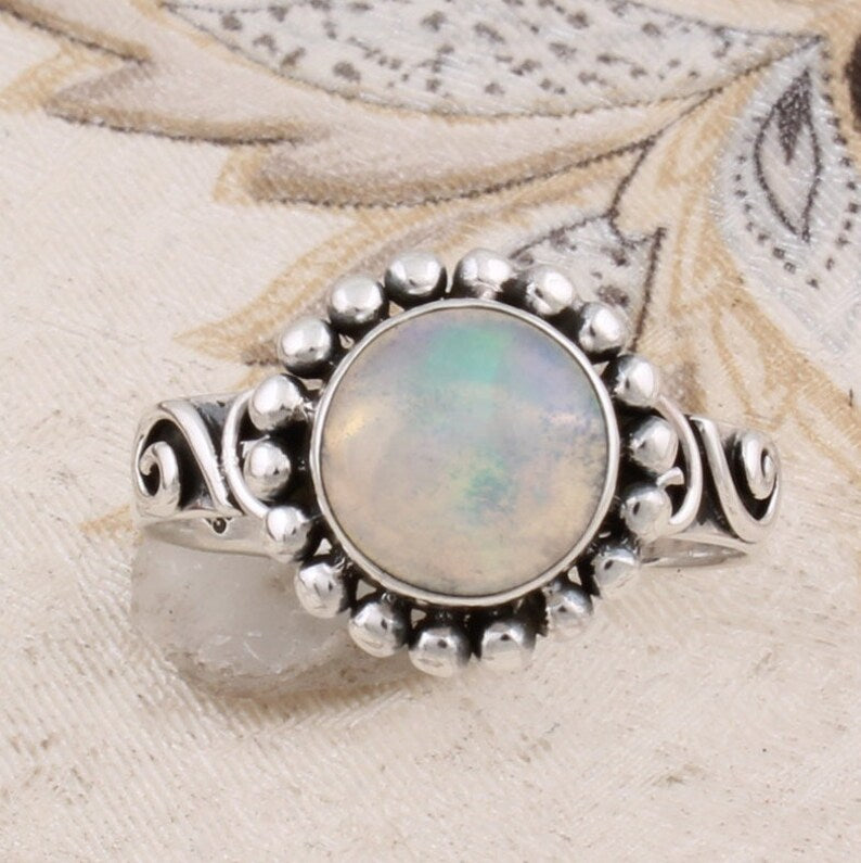 Vintage Silver Ring with Natural Opal