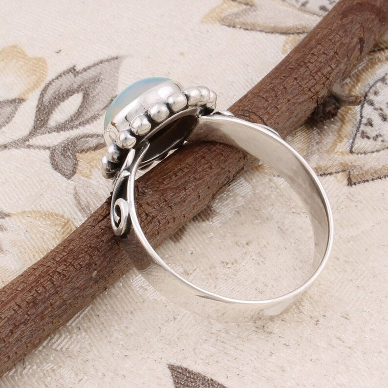 Vintage Silver Ring with Natural Opal