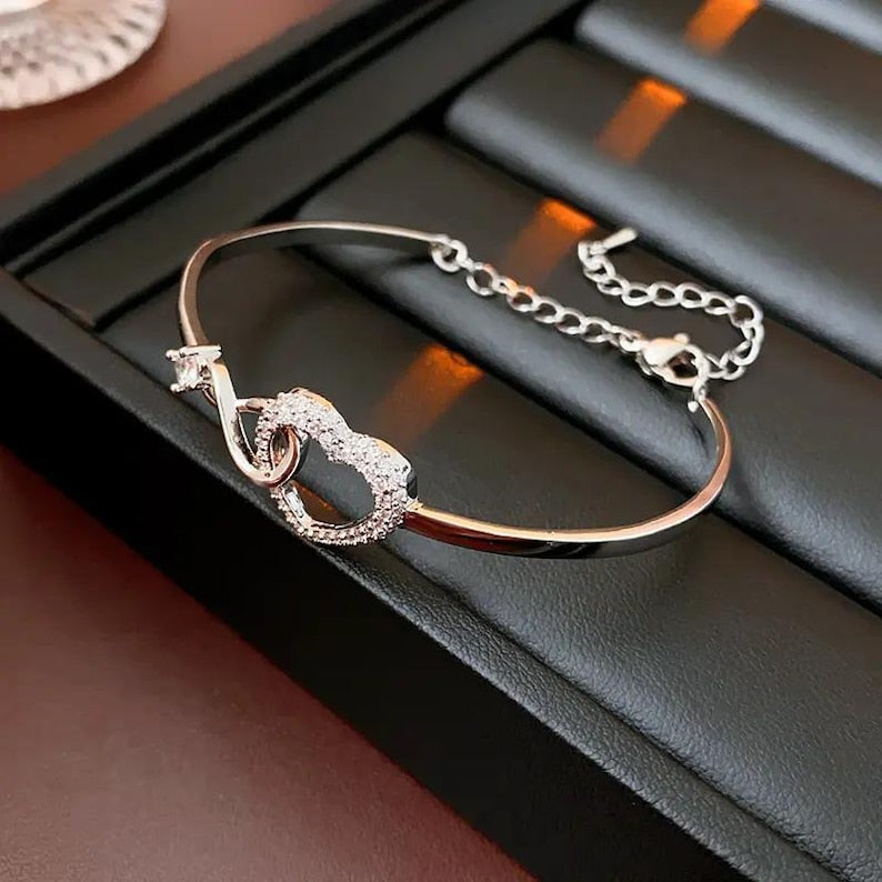 Carina | "Linked Together Forever" Bracelet — For My Daughter