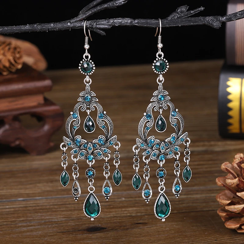 Vintage teardrop-shaped turquoise crystal earrings for women
