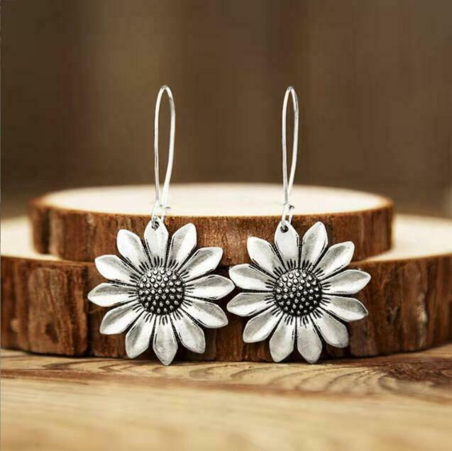 Vintage boho-style floral earrings for women