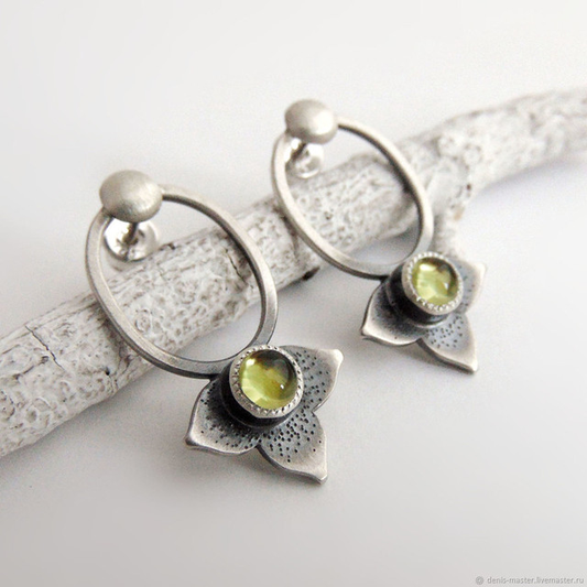 Elegant Peridot Flower Earrings with Filigree Details