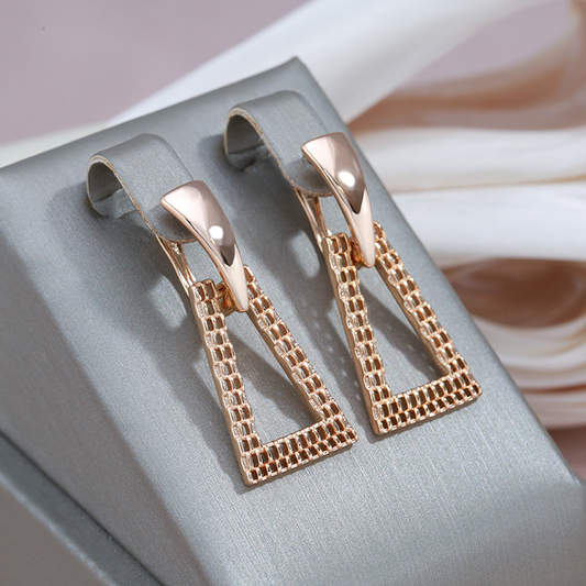 Elegant earrings with a geometric rose design