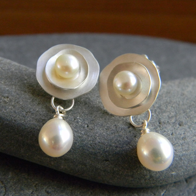 Elegant Pearl Earrings with Floral Design and Delicate Teardrop Pearls