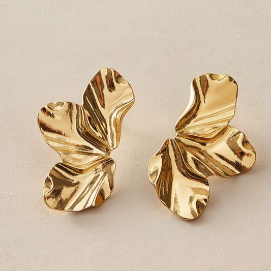 Abstract flower earrings with an eye-catching style and curved design