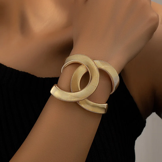 Eye-catching double C bracelet with a textured groove and an elegant design