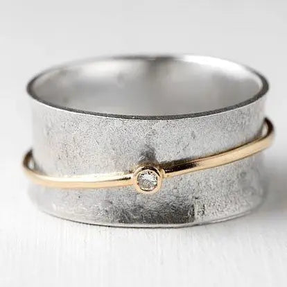 Vintage Ring with Cubic Zirconia and Gold Details