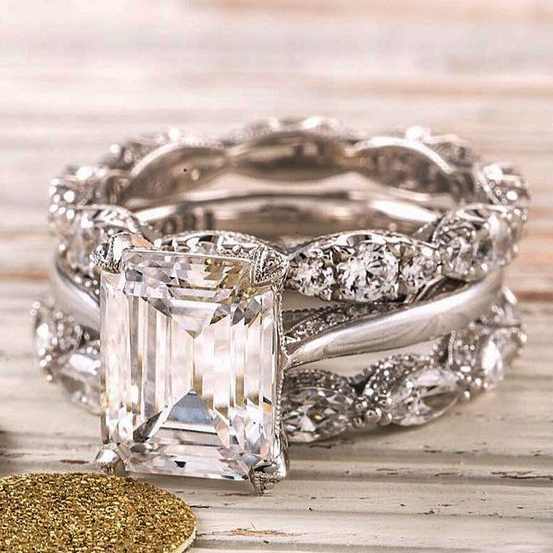 Vintage Silver Ring with Shimmering Layers
