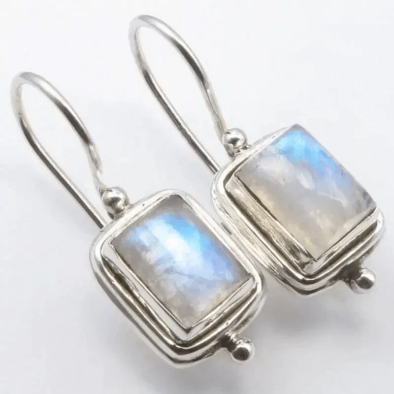 Elegant earrings with sparkling rectangular moonstones