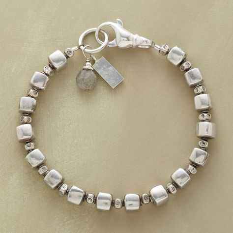 Brushed cube bracelet with a sparkling labradorite pendant