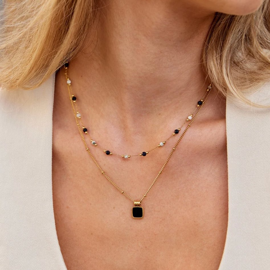 Elegant Necklace with Black Square Stone Pendant