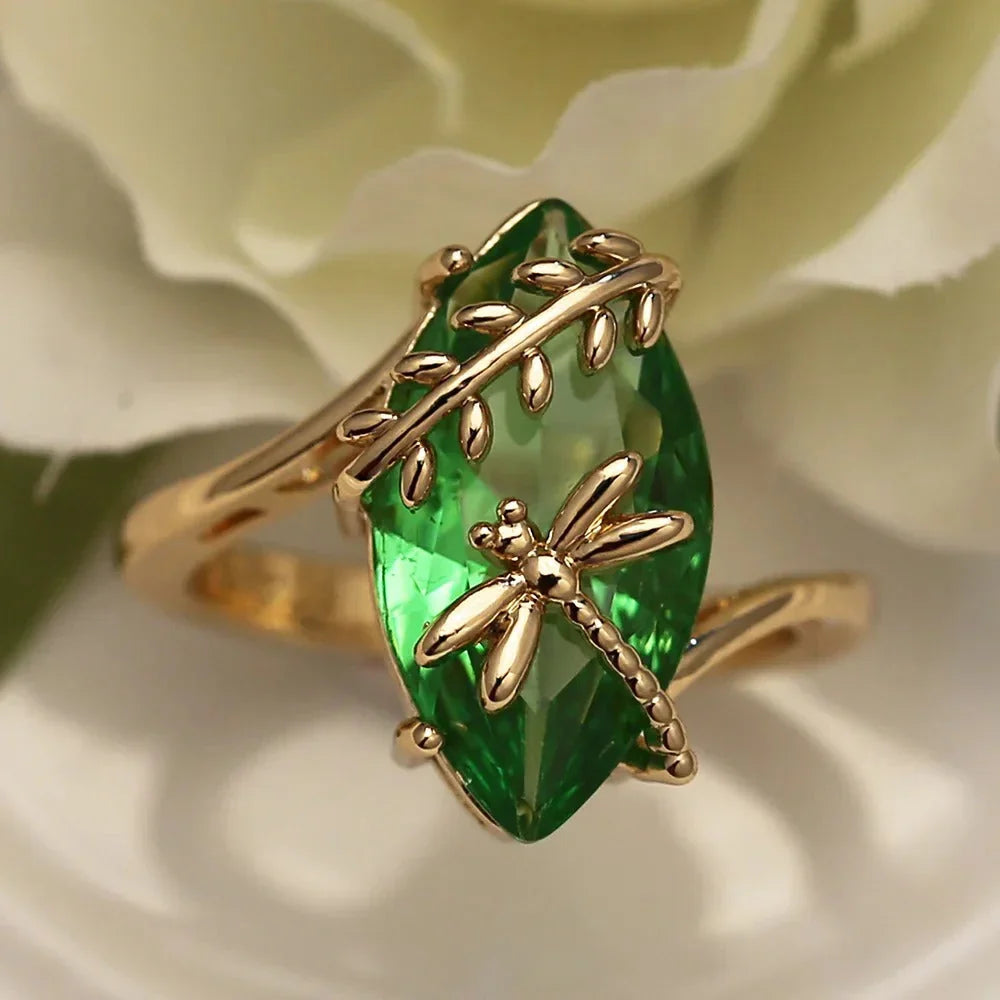 Vintage Ring with Crystal and Dragonfly