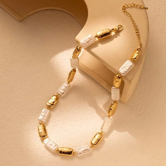Elegant Necklace with Baroque Pearls and Structured Rectangles