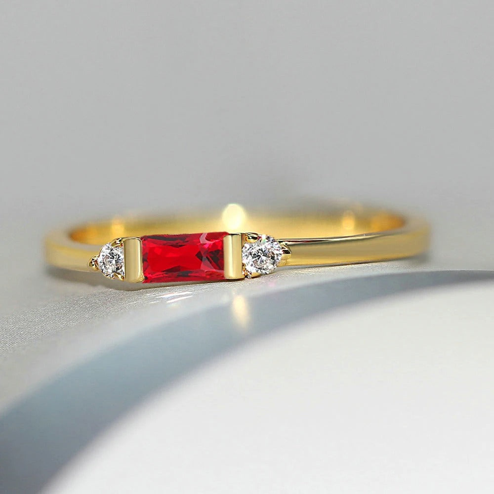 Vintage Ring with Sparkling Zirconia