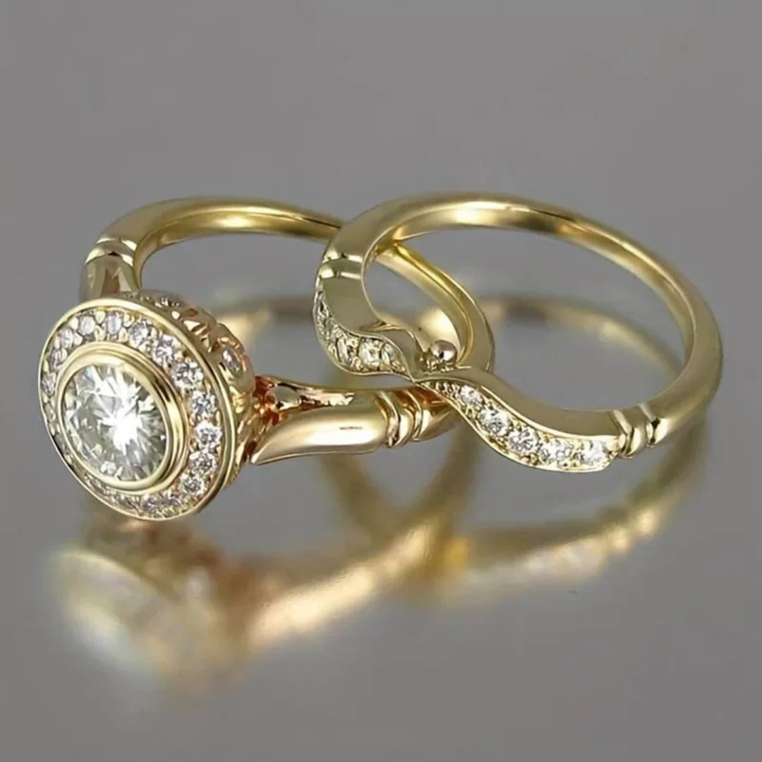 Vintage Ring Set in Gold with Diamonds