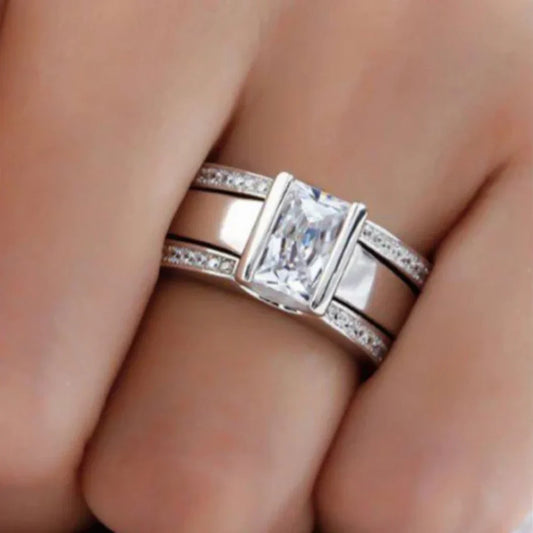 Vintage Ring with Crystal Inlay